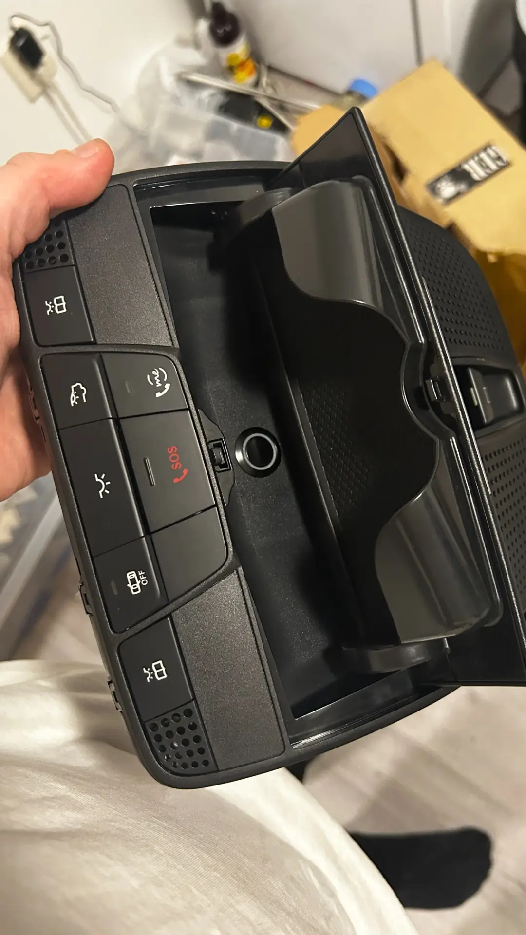 Mercedes C43 AMG - programovatelné nebe okolo okna – foto 4