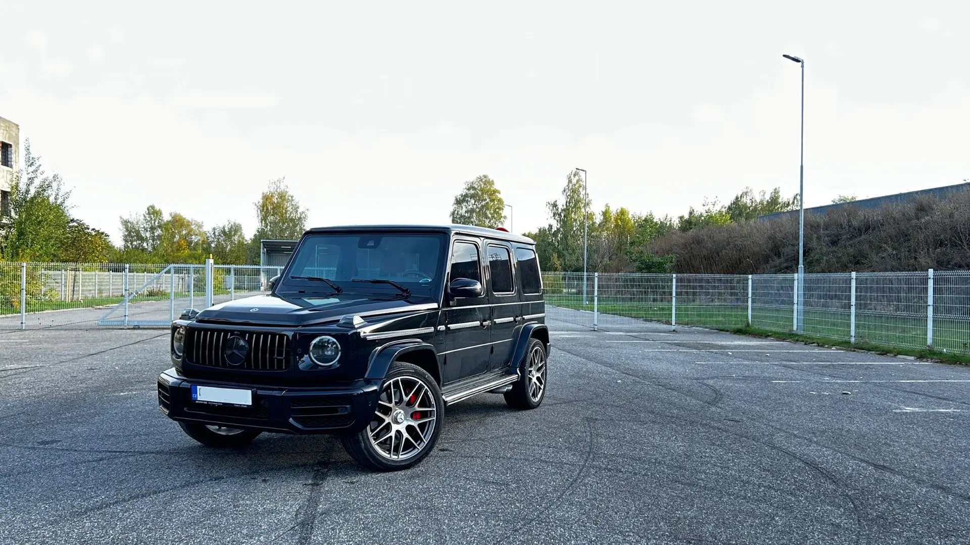 Mercedes G63 AMG - jednobarevné nebe – foto 1